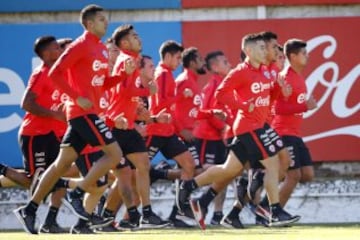 La Roja inició su preparación para la China Cup