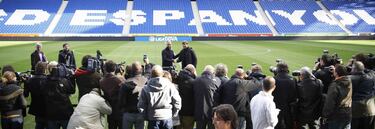 La expectaci¨®n generada por el encuentro de entrenadores de Espanyol y Barcelona en el RCDE Stadium.