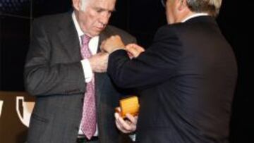 Enrique Cerezo: "Se va una gran persona y un amigo"