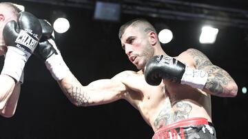 Marc Vidal durante su combate por el título de la Unión Europeo ante Sergio Prado.