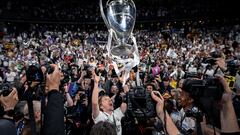 El jugador del Real Madrid Luka Modric celebra la decimocuarta Champions League tras derrotar por 0-1 al Liverpool en la final de París. 