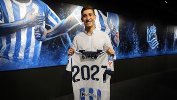 Aihen Muñoz, feliz con su renovación hasta 2027.