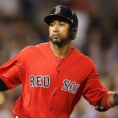 Eduardo Núñez se mantendrá con los Boston Red Sox un año más
