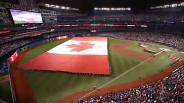 La organizaci&oacute;n de la AL Este recibi&oacute; permiso del gobierno canadiense para regresar al Rogers Centre, donde entrenar&aacute;n y se aislar&aacute;n en el hotel contiguo.