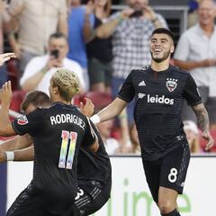 Rooney scores MLS goal-of-the-year contender from own half