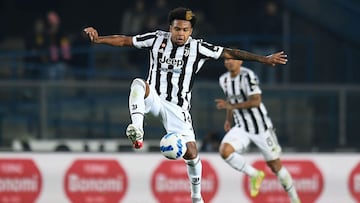 VERONA, ITALY - OCTOBER 30:  Weston Mckennie of Juventus  in action during the Serie A match between Hellas and Juventus at Stadio Marcantonio Bentegodi on October 30, 2021 in Verona, Italy. (Photo by Alessandro Sabattini/Getty Images)