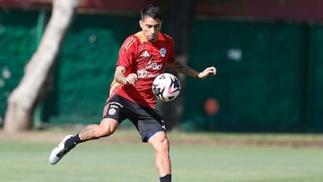 “¿Para qué mi... Gareca trae a Luciano Cabral si no lo pone?”