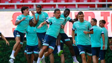 AME7046. GUADALAJARA (MÉXICO), 01/08/2023.- Los jugadores del Real Betis participan en una sesión de entrenamiento hoy, previo a un partido ante el Sevilla como parte de La Liga Summer Tour, que se disputará en el estadio Akron, en Guadalajara (México). EFE/ Francisco Guasco
