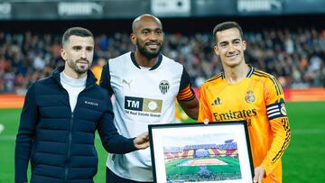 Mestalla ovaciona como nunca al Real Madrid por su solidaridad tras la DANA
