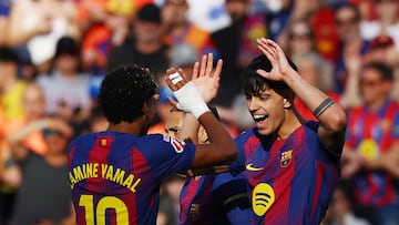 Soccer Football - LaLiga - FC Barcelona v Levante - Spotify Camp Nou, Barcelona, Spain - February 22, 2026 FC Barcelona's Marc Bernal celebrates scoring their first goal with Lamine Yamal REUTERS/Albert Gea