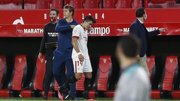 Lopetegui consuela a Acuña.