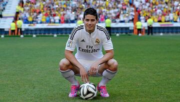 James Rodr&iacute;guez en su presentaci&oacute;n oficial como nuevo jugador de Real Madrid