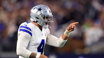ARLINGTON, TEXAS - NOVEMBER 30: Quarterback Dak Prescott #4 of the Dallas Cowboys celebrates after a two-point conversion during the 4th quarter of the game against the Seattle Seahawks at AT&T Stadium on November 30, 2023 in Arlington, Texas. Ron Jenkins/Getty Images/AFP (Photo by Ron Jenkins / GETTY IMAGES NORTH AMERICA / Getty Images via AFP)