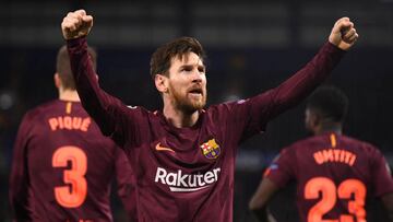 LONDON, ENGLAND - FEBRUARY 20: Lionel Messi of Barcelona celebrates after scoring his sides first goal during the UEFA Champions League Round of 16 First Leg match between Chelsea FC and FC Barcelona at Stamford Bridge on February 20, 2018 in London, Un
