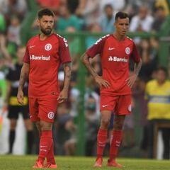 Inter de Porto Alegre amenaza a Palestino con sus 14 fichajes