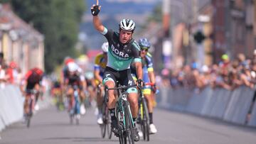 Peter Kennaugh celebra su victoria en el Grand Prix Pino Cerami 2018.