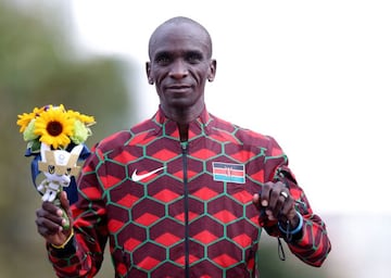 Eliud Kipchoge, en el podio olímpico.