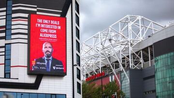 El cartel de Old Trafford con el mensaje de Monchi.