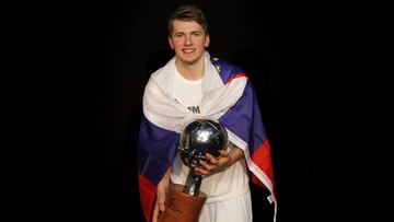 Luka Doncic. 23/06/16 SESION FOTOS ENTREVISTA REPORTAJE ACBMEDIA CAMPEONES LIGA ACB ENDESA 2015 2016
 REAL MADRID BALONCESTO  
 FOTO_ACBMEDIA/EMILIO COBOS