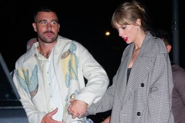 Is Taylor Swift attending the Dolphins - Chiefs AFC Wild Card game in Kansas City?
