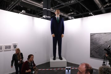 Ninot, obra de Santiago Sierra y Eugenio Merino en ARCO que representa al rey Felipe en la edici¨®n de 2019.