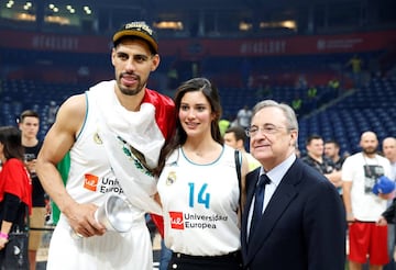 El Real Madrid de Baloncesto logr&oacute; su d&eacute;cima Euroliga al derrotar 85-80 al Fenerbahce en el partido definitivo del Final Four disputado en Belgrado. El mexicano Gustavo Ay&oacute;n aport&oacute; 4 puntos en la final y logr&oacute; su segundo campeonato continental desde que lleg&oacute; a los merengues en 2015. 