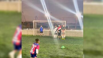 El golazo viral de un niño que festeja como Cristiano Ronaldo con jersey del Barcelona