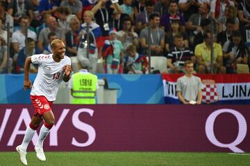 0-1. Mathias Jorgensen celebró el primer gol.