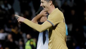 Soccer Football - Copa del Rey - Round of 16 - Ceuta v FC Barcelona - Alfonso Murube Stadium, Ceuta, Spain - January 19, 2023 FC Barcelona's Robert Lewandowski celebrates scoring their fifth goal REUTERS/Jon Nazca