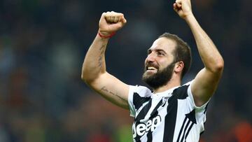 Higuaín tumba al Milán y suma 101 goles en el Calcio