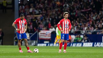 Memphis y Griezmann, durante el Atlético-Barça.