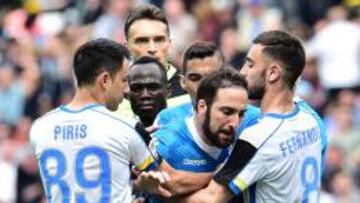 Higuaín fue expulsado ante el Udinese.