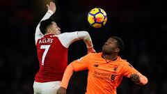 Alexis Sánchez igualó a Paredes como goleador del 2017