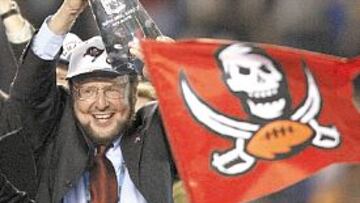 <b>CON LOS TAMPA BAY BUCANEERS. </b>Glazer es propietario del club de la NFL.
