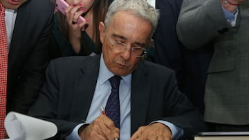 &Aacute;lvaro Uribe V&eacute;lez