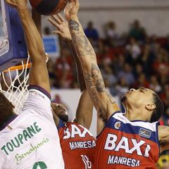 Un Ferrari desbocado frena a un Unicaja deslavazado