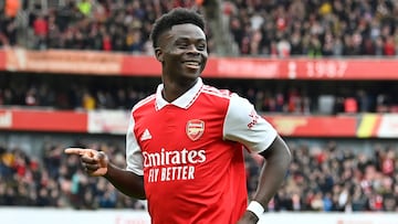 Bukayo Saka, jugador del Arsenal, celebra un gol contra el Crystal Palace.