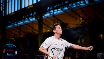 Paquito Navarro con su carism¨¢tico gesto de guistarrista.