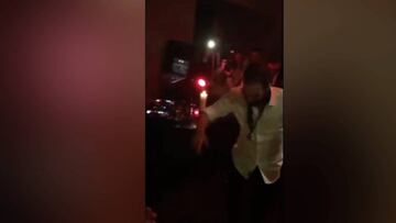 Higuaín: desatado bailando samba en la discoteca con la medalla al cuello