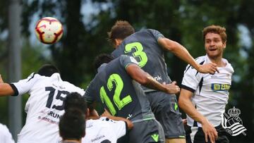 Diego Llorente remata en el gol de la Real Sociedad ante el Real Uni&oacute;n de Ir&uacute;n.