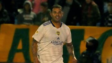 Edwin Cardona en un partido de Boca Juniors