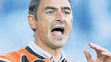 <b>CRÍTICO. </b>Javi López levanta la voz y pide dos refuerzos.