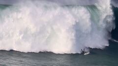 Wipeout de Luiz Henrique Da Silva en una ola gigante en Praia do Norte, Nazaré (Portugal), en noviembre del 2023.