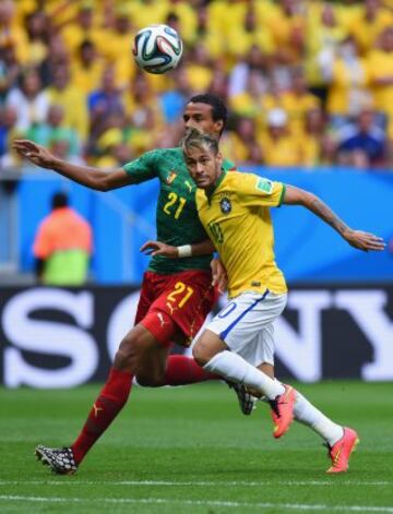 Joel Matip y Neymar.