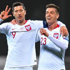 Lewandowski impulsa a Polonia