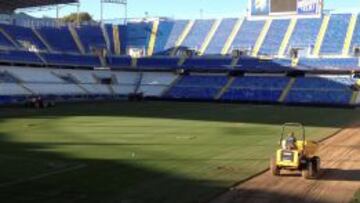 Cambio de césped de La Rosaleda