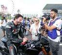 Keanu Reeves rueda con su moto en el circuito de Suzuka