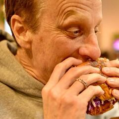 Los negocios menos conocidos de Tony Hawk