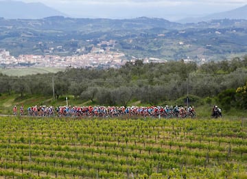 Tercera etapa del Giro de Italia de 220 km entre Vinci a Orbetello 