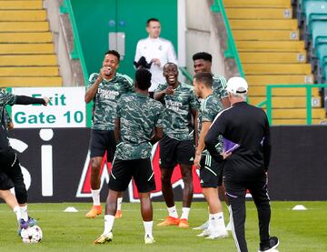 Mendy, Militao y Vinicius.